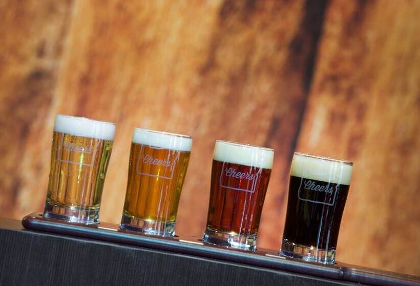 בית מלון כפרי Courtyard Portland Downtown/convention Center