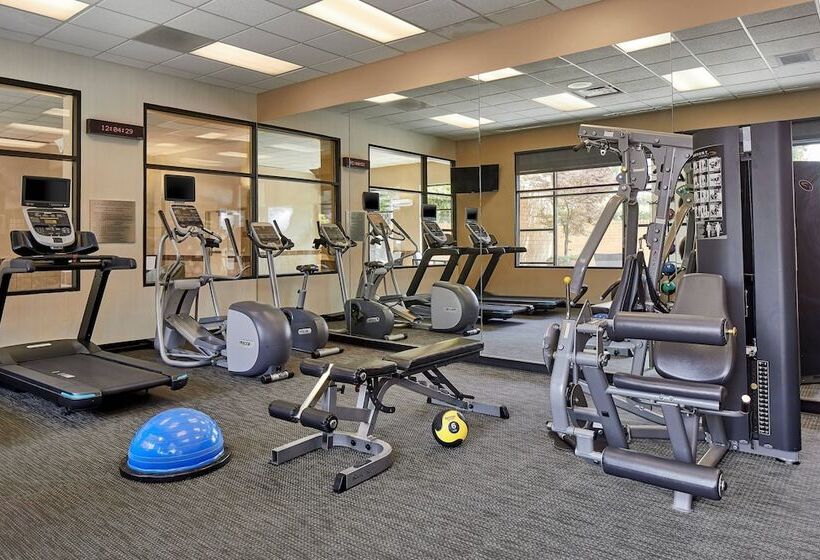 בית מלון כפרי Courtyard Portland Downtown/convention Center