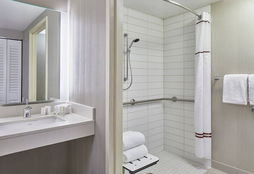 בית מלון כפרי Courtyard Portland Downtown/convention Center