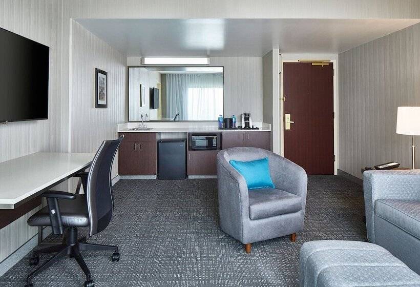 בית מלון כפרי Courtyard Portland Downtown/convention Center