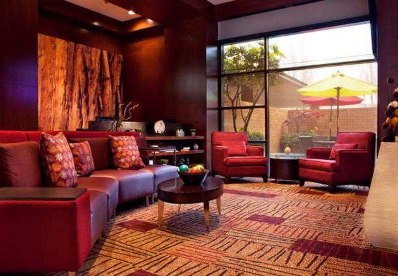 בית מלון כפרי Courtyard Portland Downtown/convention Center