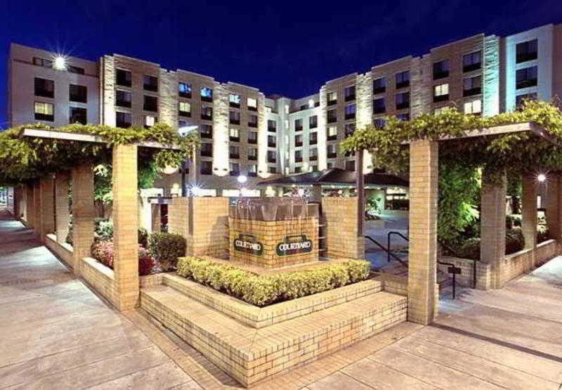 בית מלון כפרי Courtyard Portland Downtown/convention Center