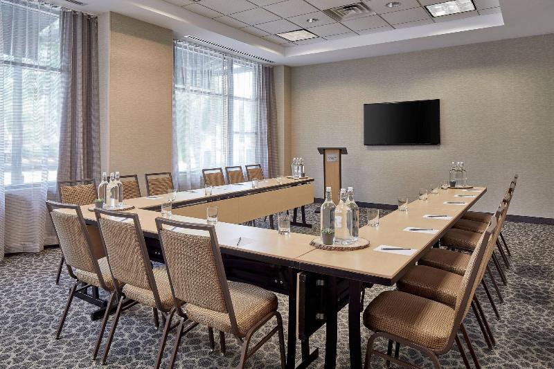 בית מלון כפרי Courtyard Portland Downtown/convention Center