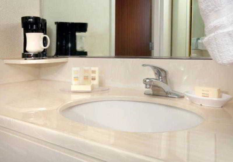 בית מלון כפרי Courtyard Portland Downtown/convention Center