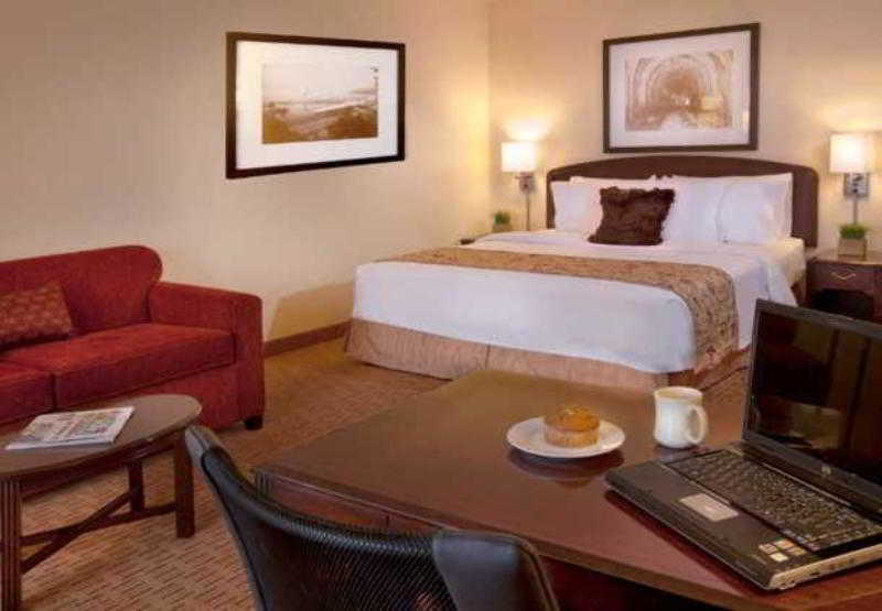 בית מלון כפרי Courtyard Portland Downtown/convention Center