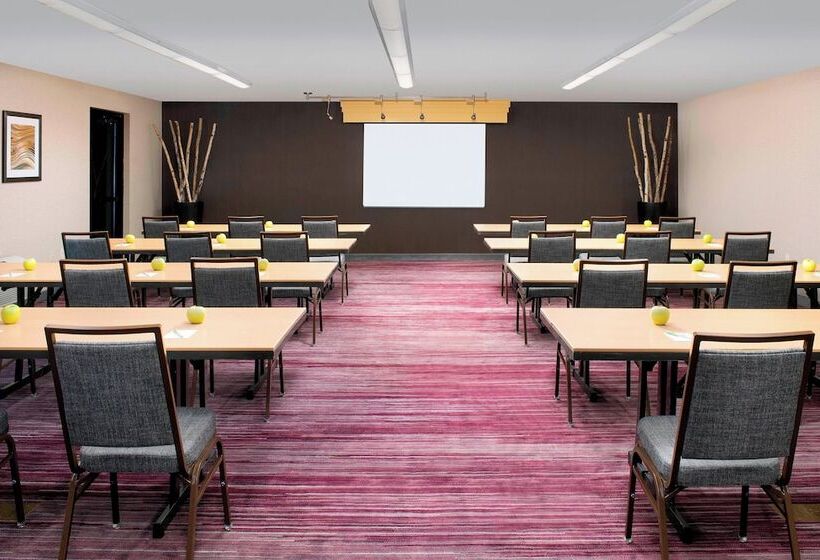 فندق Courtyard By Marriott Portland Hillsboro