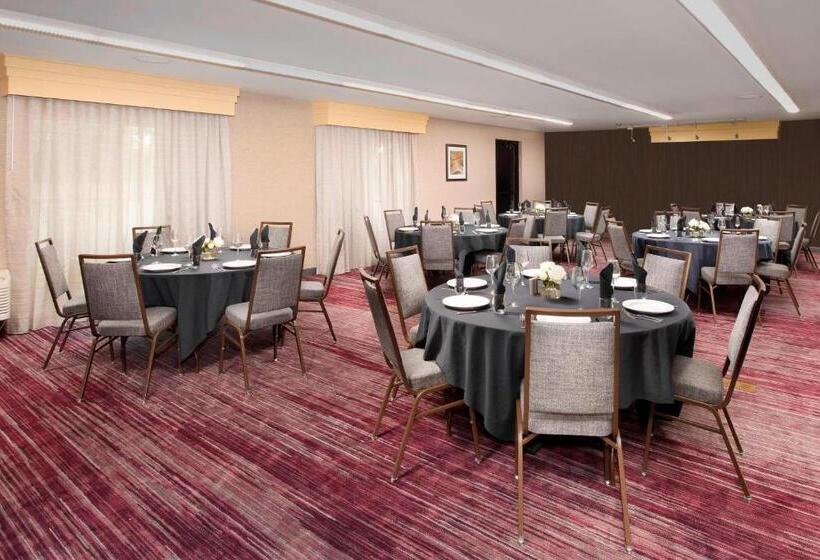 فندق Courtyard By Marriott Portland Hillsboro