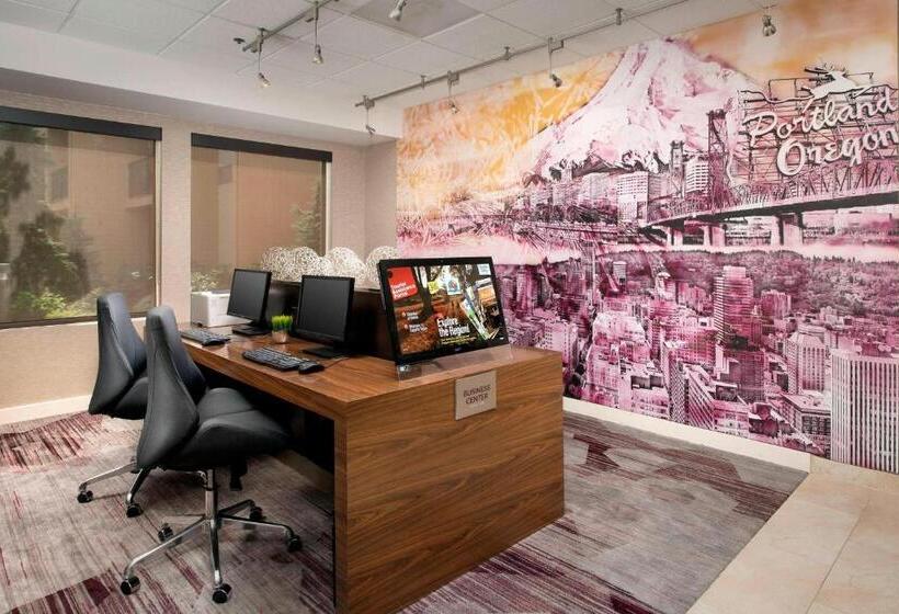 فندق Courtyard By Marriott Portland Hillsboro