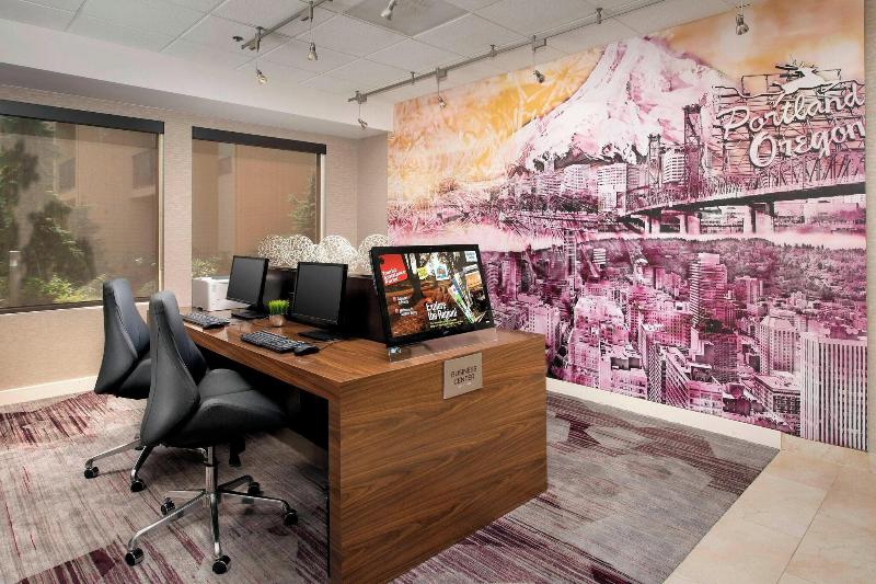 فندق Courtyard By Marriott Portland Hillsboro