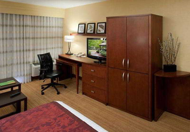 فندق Courtyard By Marriott Portland Hillsboro