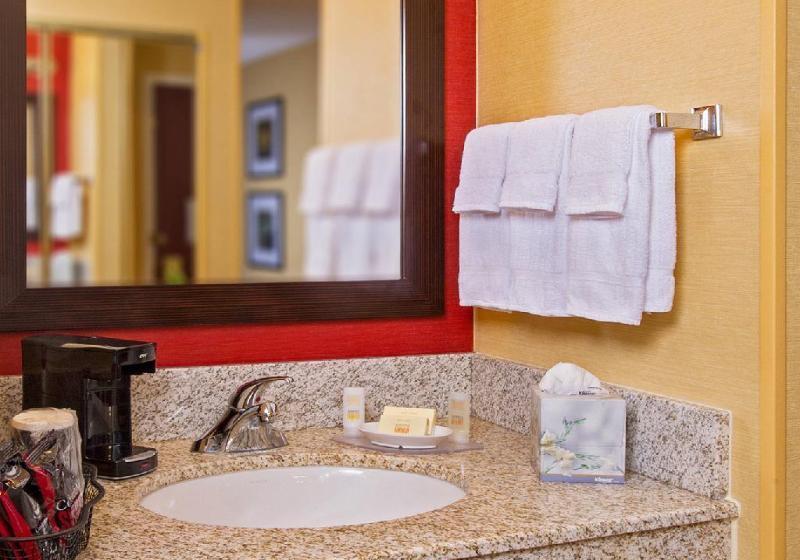 호텔 Courtyard By Marriott Richmond Northwest