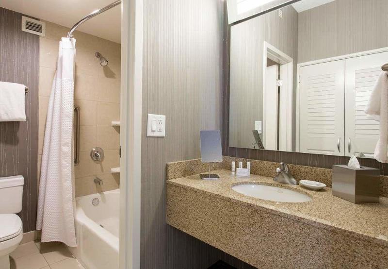 هتل Courtyard Rochester Brighton