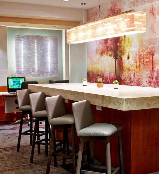 호텔 Courtyard Rochester Brighton