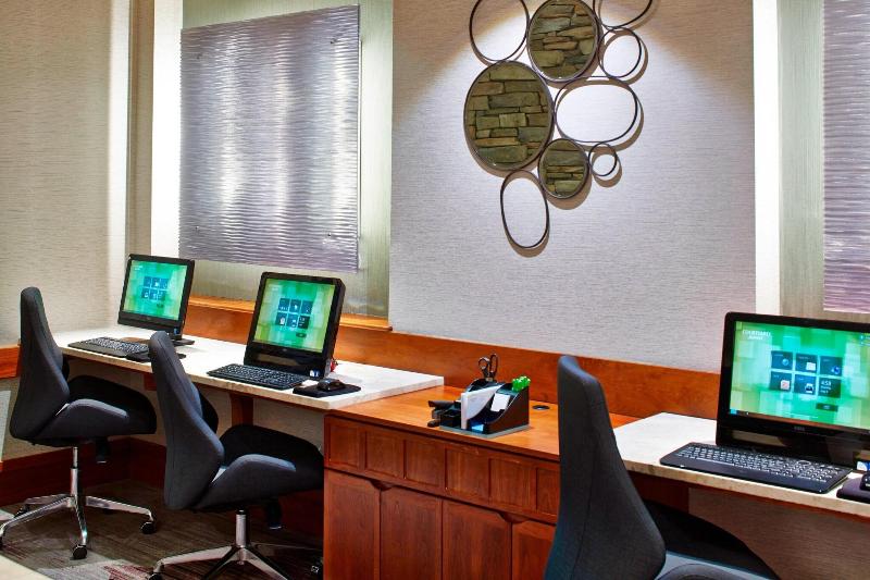 هتل Courtyard Rochester Brighton