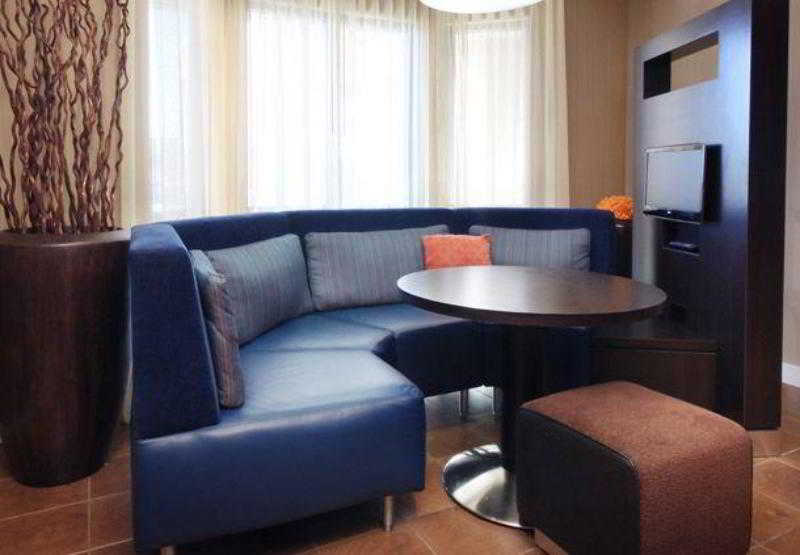 Отель Courtyard By Marriott Roseville