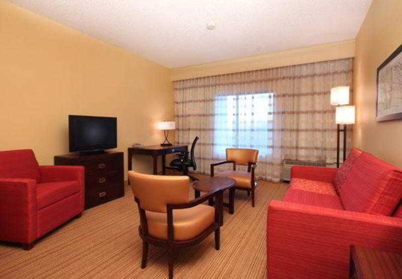 Отель Courtyard By Marriott Roseville