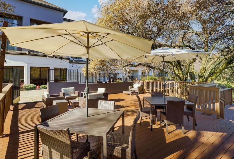 Отель Courtyard By Marriott Roseville