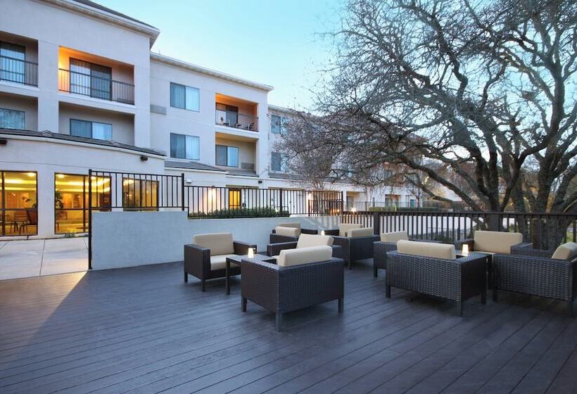 Отель Courtyard By Marriott Roseville