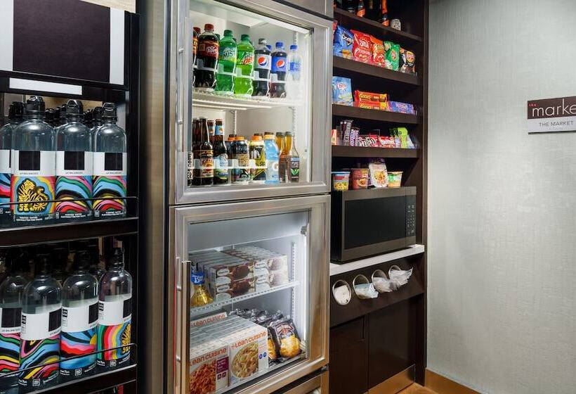 Отель Courtyard By Marriott Roseville