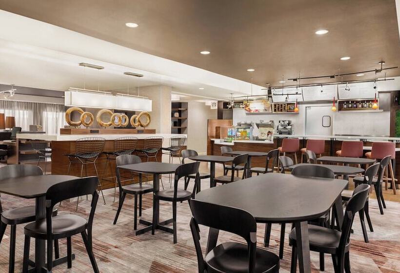 Отель Courtyard By Marriott Roseville