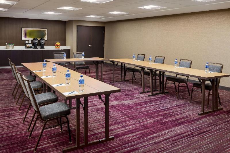 Отель Courtyard By Marriott Roseville