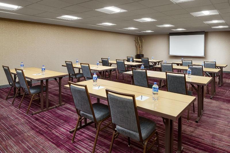Отель Courtyard By Marriott Roseville