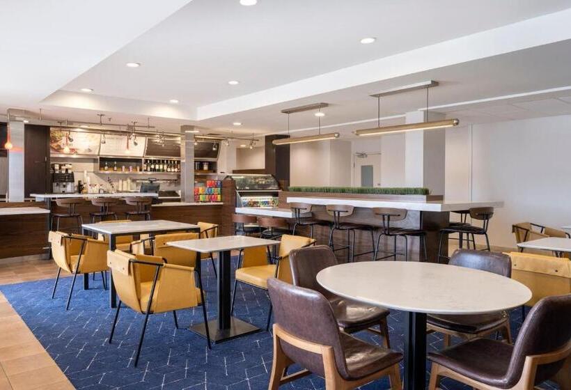 בית מלון כפרי Courtyard Salt Lake City Airport