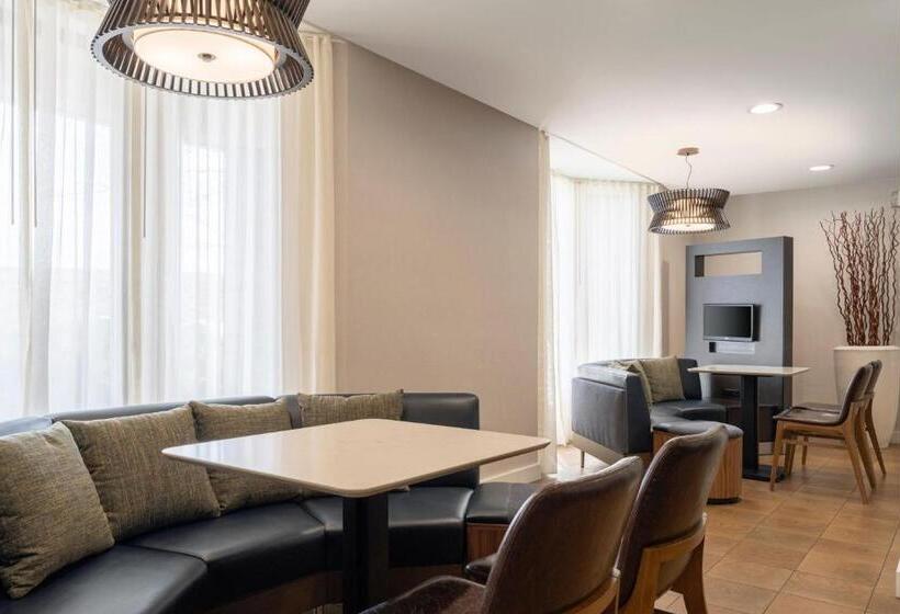 בית מלון כפרי Courtyard Salt Lake City Airport