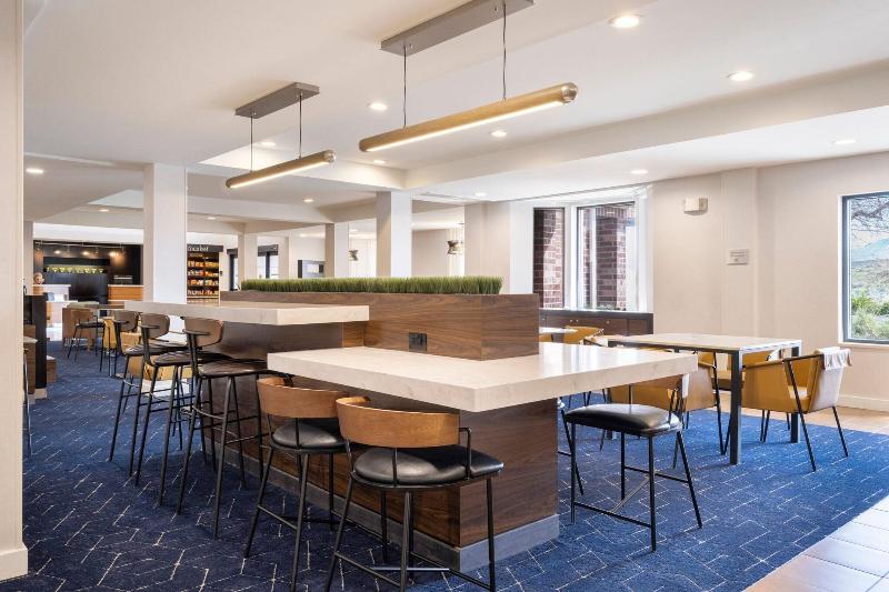 בית מלון כפרי Courtyard Salt Lake City Airport