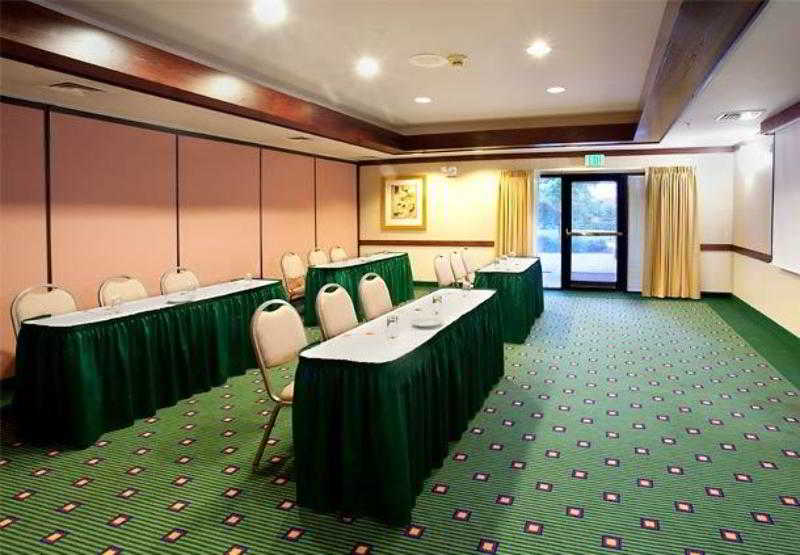 בית מלון כפרי Courtyard Salt Lake City Airport