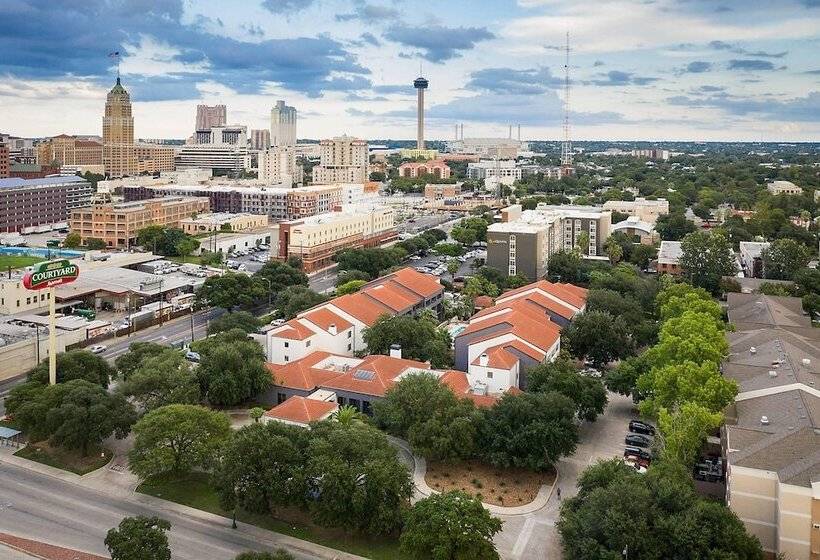 בית מלון כפרי Courtyard By Marriott San Antonio Downtown