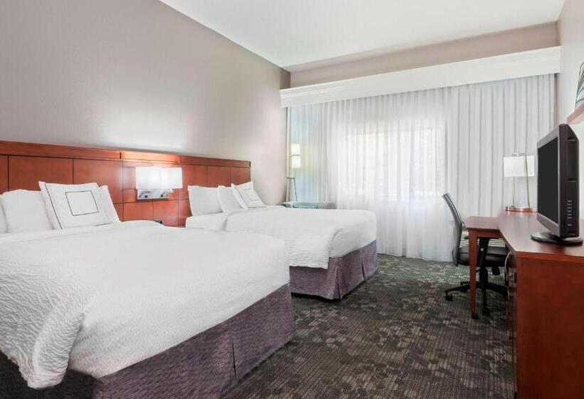 فندق Courtyard Sarasota Bradenton Airport