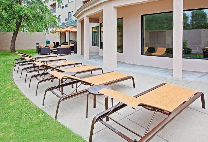 هتل Courtyard Mishawaka University Area