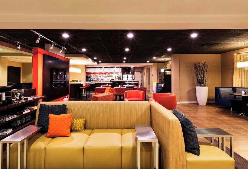 هتل Courtyard Mishawaka University Area