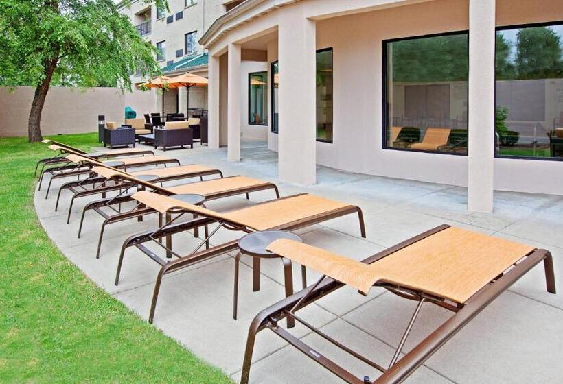 هتل Courtyard Mishawaka University Area