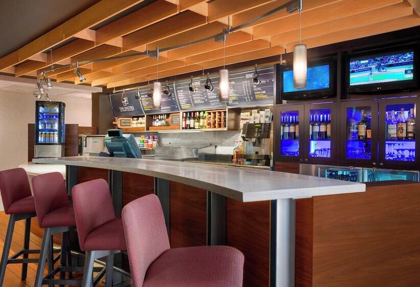 ホテル Courtyard By Marriott Springfield