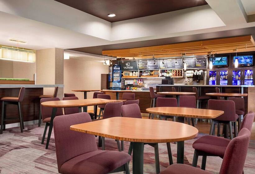 هتل Courtyard By Marriott Springfield