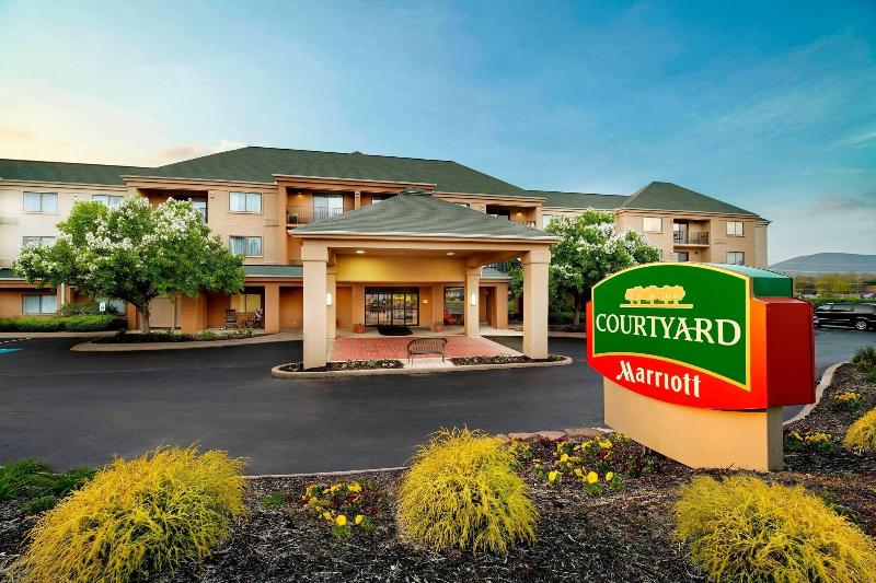 호텔 Courtyard By Marriott State College