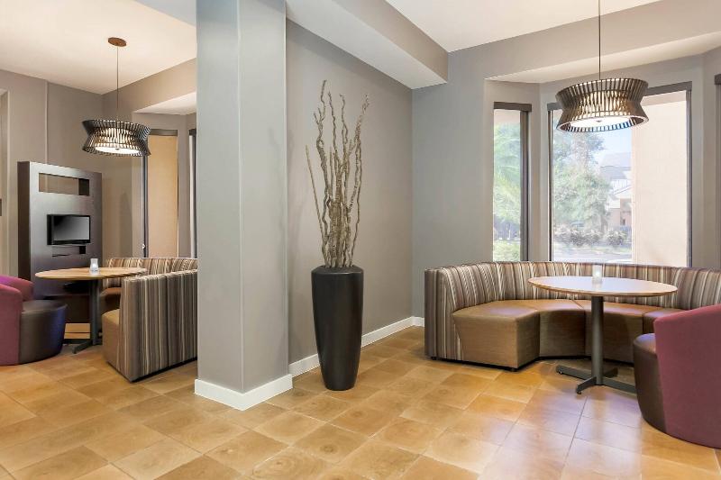 فندق Courtyard Tampa Brandon