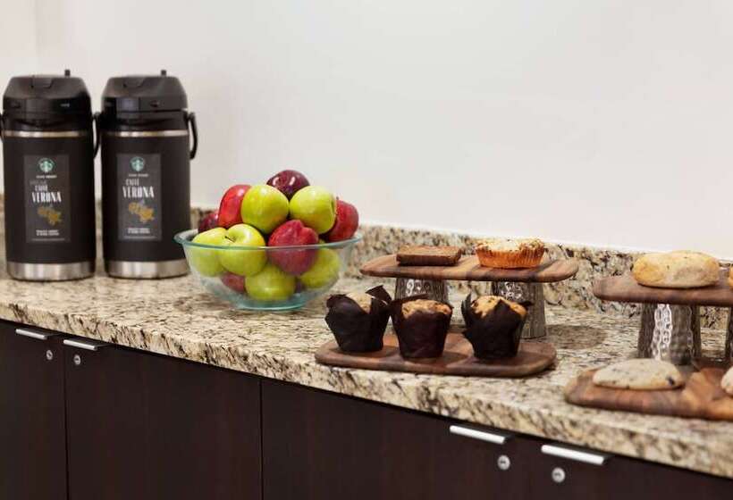 ホテル Courtyard By Marriott Tulsa Central