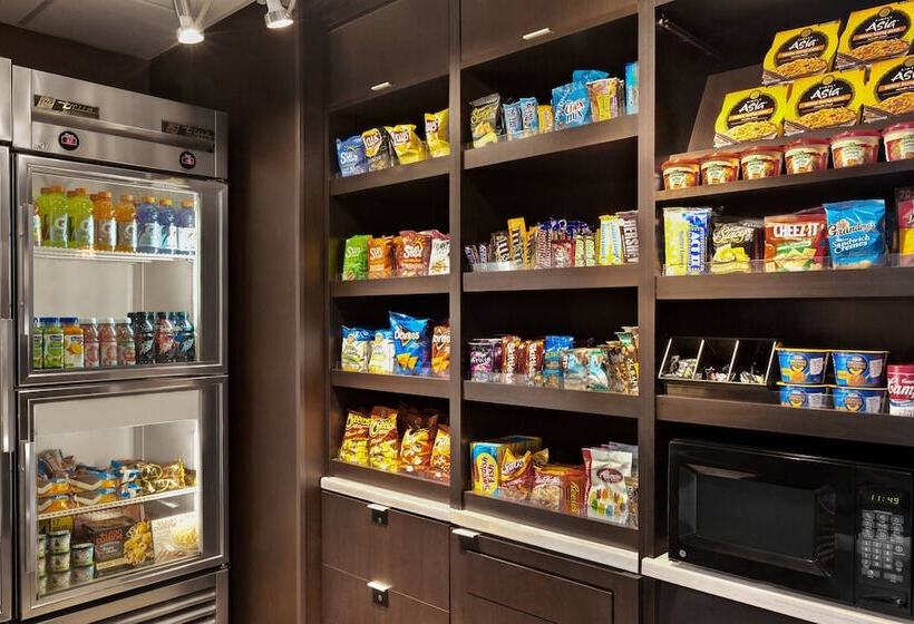 فندق Courtyard By Marriott Tulsa Central