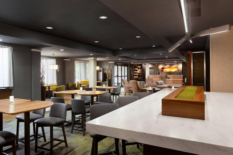 فندق Courtyard By Marriott Tulsa Central
