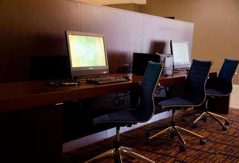 בית מלון כפרי Courtyard Waterbury Downtown