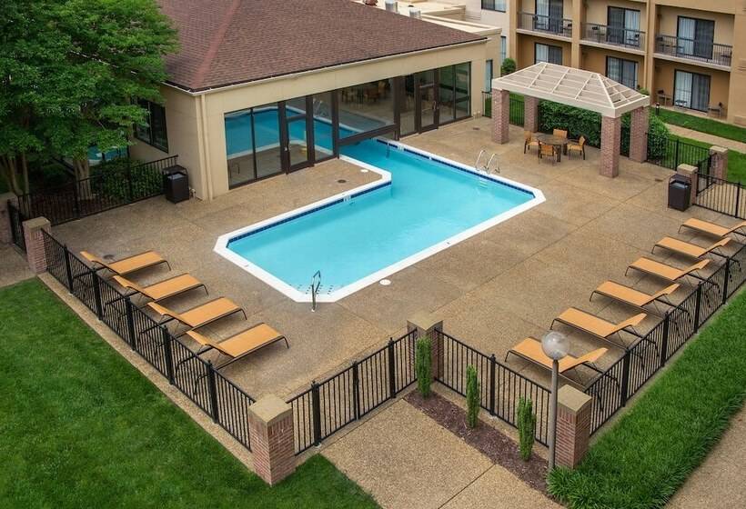 호텔 Courtyard Williamsburg Busch Gardens