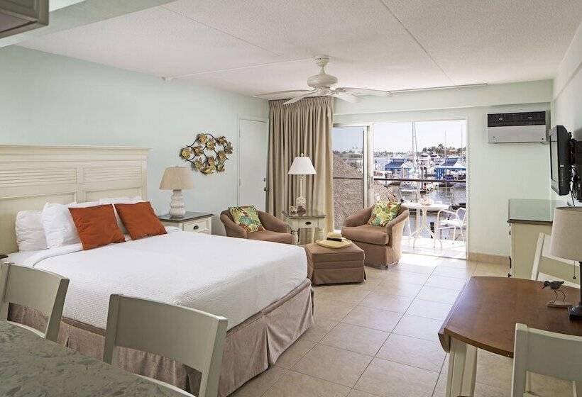 فندق Cove Inn On Naples Bay