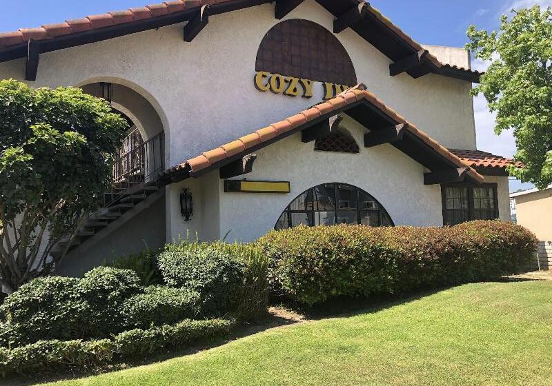 فندق Cozy Inn