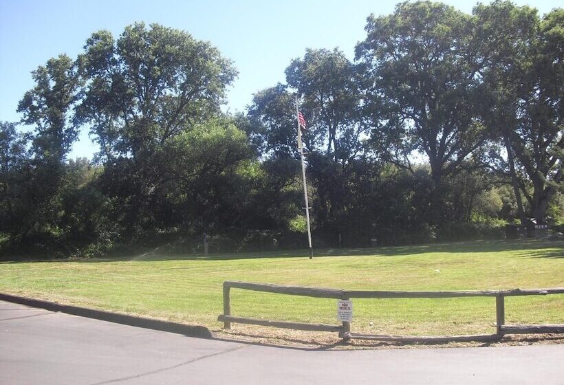 호텔 Creekside Lodge