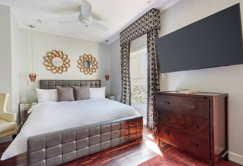 בית מלון כפרי The Crescent Powered By Sonder