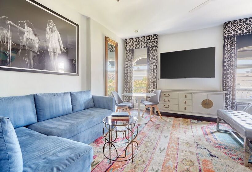 בית מלון כפרי The Crescent Powered By Sonder