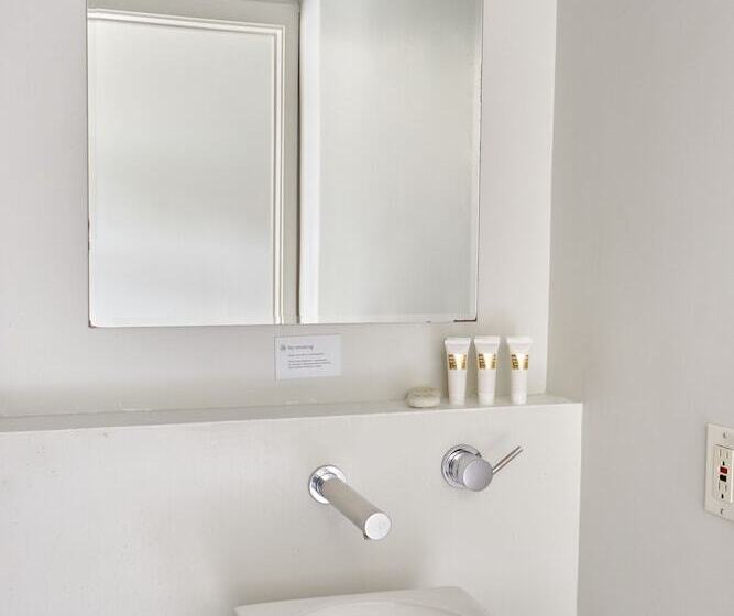 בית מלון כפרי The Crescent Powered By Sonder